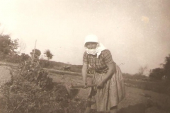 H Μαρίκα σκάβει