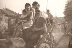 Με το κάρο για το σταθμό