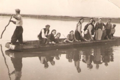 Με την ποταμόβαρκα για το χωράφι